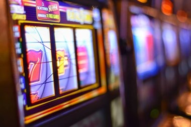 Pengaturan keamanan akun pokerlegenda menampilkan opsi autentikasi dua faktor dan notifikasi login